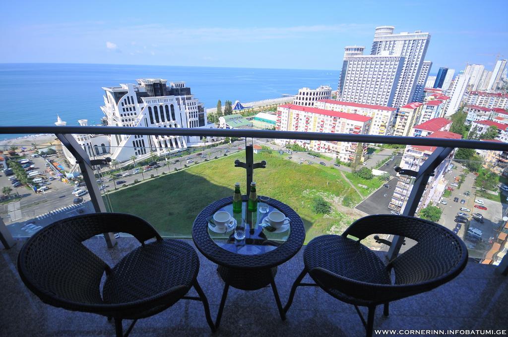 Hotel Corner Inn Batumi Exterior photo