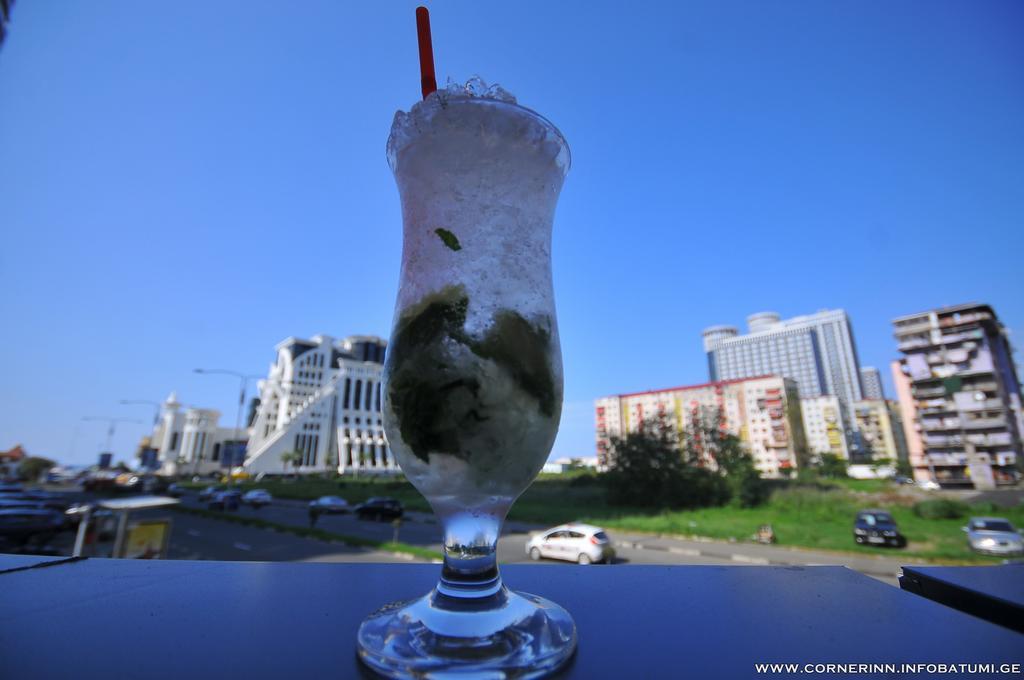 Hotel Corner Inn Batumi Exterior photo
