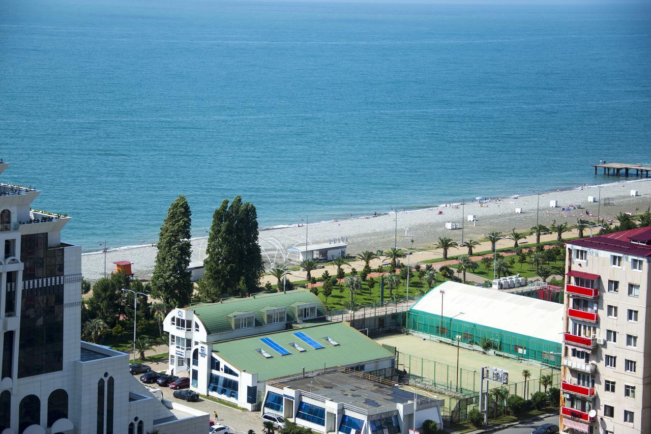Hotel Corner Inn Batumi Exterior photo